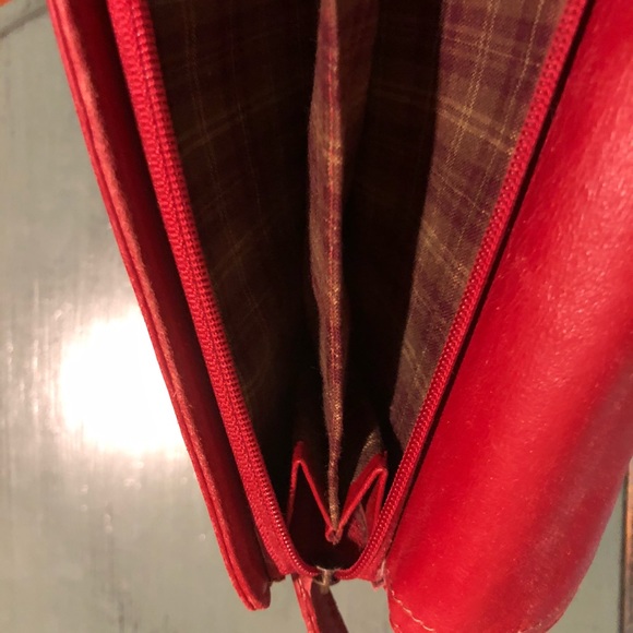 Hypo red leather wallet hand held clutch - Picture 3 of 6